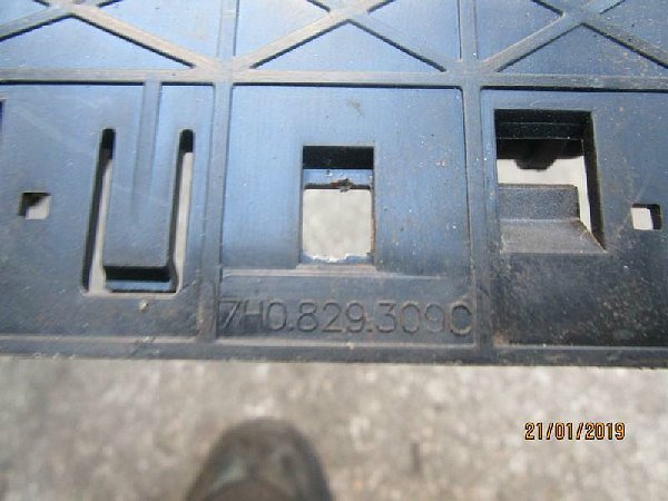 7H0 829 309C VW T5 Multivan Vnitřní klika  otvírání zadních pátých dveří výklopných nahoru  - 2