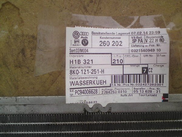   8K0 121 251H  Chladič vody  Audi A4 S4 8K A5 - 2