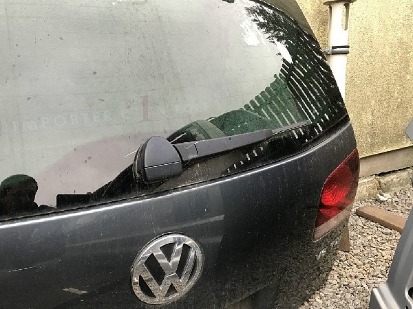 VW TOUAREG 7L Zadní sklo vyhřívané do pátých dveří -  zadní víko  dveře kufrové - 2