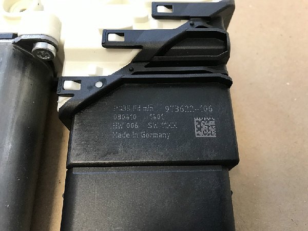 1K0 959 704 P VW Golf 5 + 6 Kombi Variant  Motorek stahovačky stahování spouštění okna skla zadní dveře PZ - 6