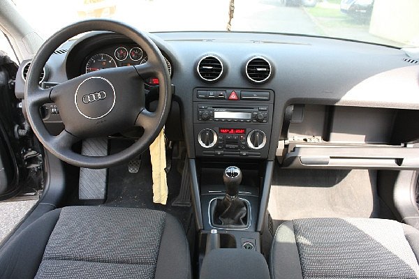 AUDI A3 2004 8P 3.DVÉŘ NÁHRADNÍ DÍLY - motor BKC 1,9 TDI - 7