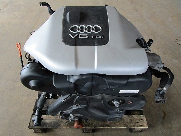 AUDI A4 B6 2003 8E 2,5 TDI AKE , BAU , BDG . AYM . náhradní díly  - 2