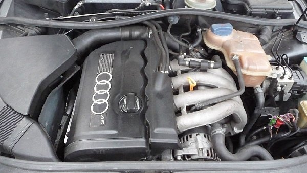  Audi A4 B5 1998  1,8 5V 92kW Motor ADR - Převodovka DHZ  - 2