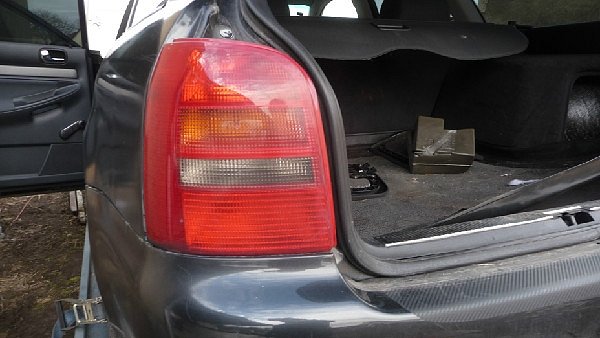  Audi A4 B5 1998  1,8 5V 92kW Motor ADR - Převodovka DHZ  - 7
