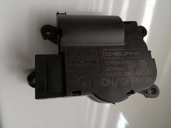Servomotor klapky topení klimatizace  AC   Delphi 52410492 R01  T5 Multivan Transporter - 2