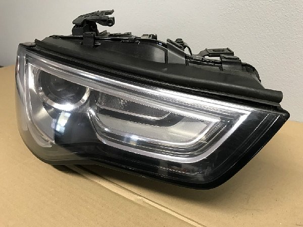 8T0 941 032 Audi A5 8T 20 12- světlomet Xenon  PP. Bixenon LED denní svícení / Světlo přední světlomet svítilna pravá strana spolujezdec  - 2
