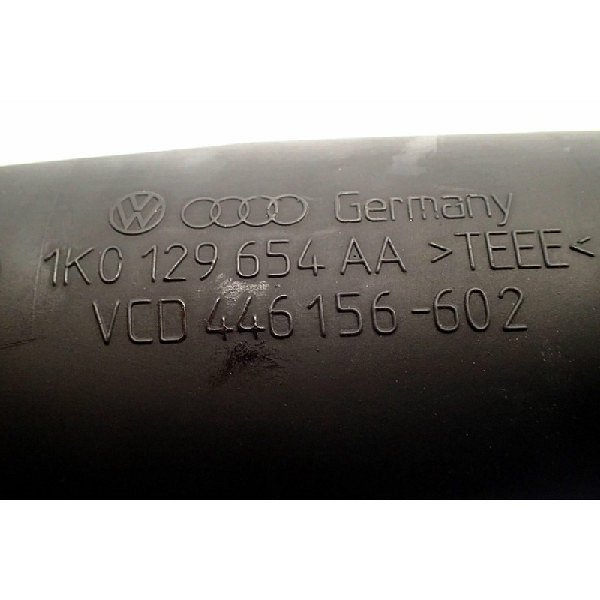 1K0 129 654AA VW Touran 1T1 GOLF 5 1.9TDI BKC / BXE vedení vzduchu hadice trubka sání  / k turbodmychadlu / - 2