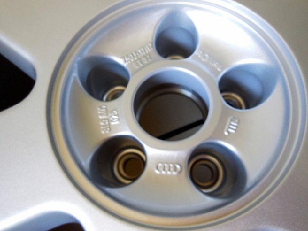  8L9 601 025   Al. kolo - hliníkový disk , Alu Original Audi A3 S3 1997 - 2003  - 2