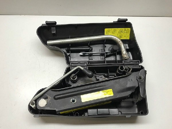 4Z7 011 031 Hever zvedák . Hever na zvedání vozu Audi A6 C5 Allroad 2001- 2004 - 3