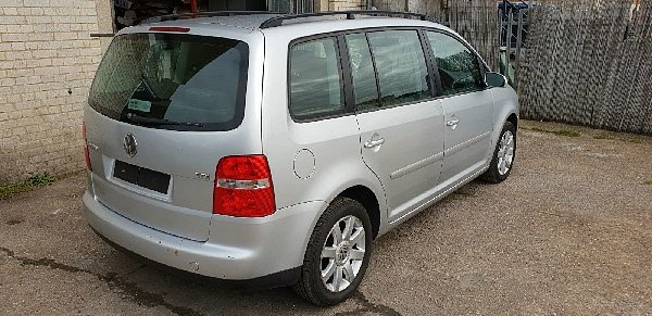  VW Touran 1T 77kW 105PS 1,9 TDI BKC/ BXE stříbrná LA7W - převodovka GQN 6st manual. - 19