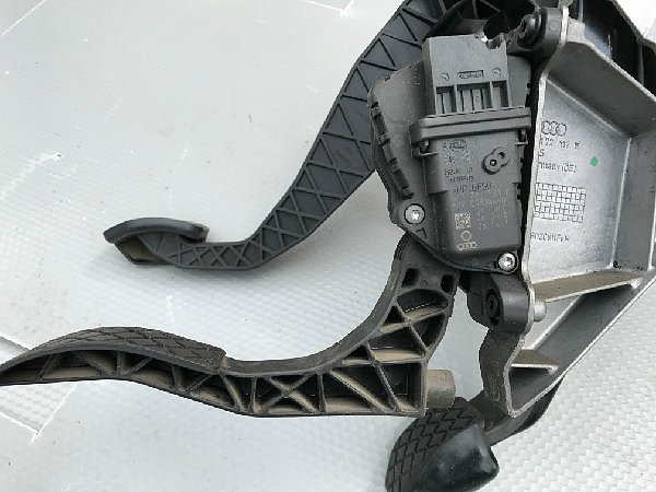 4F1 721 523A Potenciometr plynový pedál A6 4F 2006 - 2010 3,0 2,7 TDI HELLA Senzor, poloha akceleračniho pedálu  - 2