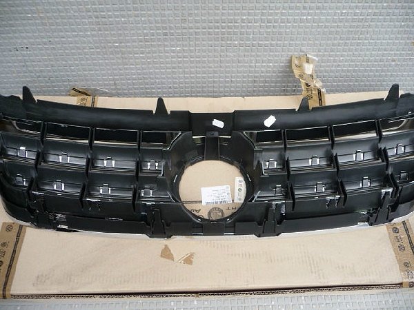 7L6 853 651C B41  VW TOUAREG 7L6 maska,  - 2