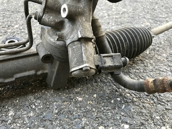 7L8 422 055 AE  Audi Q7 4L  servořízení hřeben převodka řízení  + senzor  - 3