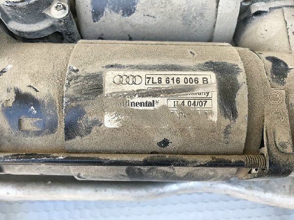 7L8 616 006B    VW Touareg 7L0 Audi Q7 4L  Kompresor zdvihu vzduchový podvozek  Pneumatický systém - 2