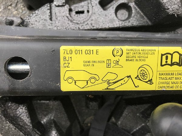 7L0 011 031E Hever zvedák . Hever na zvedání vozu Audi Q7  / TOUAREG - 3