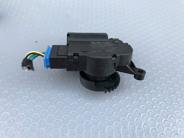  V32670029025843 Servomotor motorek nastavení klapky topení / klimatizace   A1 A2  IBIZA  FABIA RAPID  FOX POLO - 3