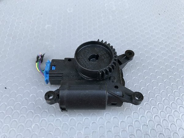  V32670029025843 Servomotor motorek nastavení klapky topení / klimatizace   A1 A2  IBIZA  FABIA RAPID  FOX POLO - 4