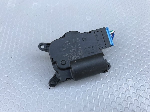  V32670029025843 Servomotor motorek nastavení klapky topení / klimatizace   A1 A2  IBIZA  FABIA RAPID  FOX POLO - 9