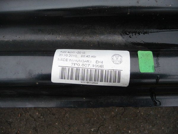 7PO 807 109B  VW Touareg 7P0  výstuha předního nárazníku  - 2