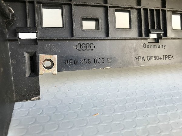 8E0 858 005E Rámeček tunel  středová konzola  Audi A4 / S4 B6 8E pro 1DIN rádio a klimatizaci - 5