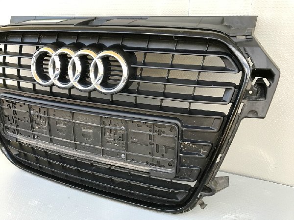 8X0 853 651  Audi A1 8X Maska přední Grill mřížka nárazníku černá mřížka S-Line - 2