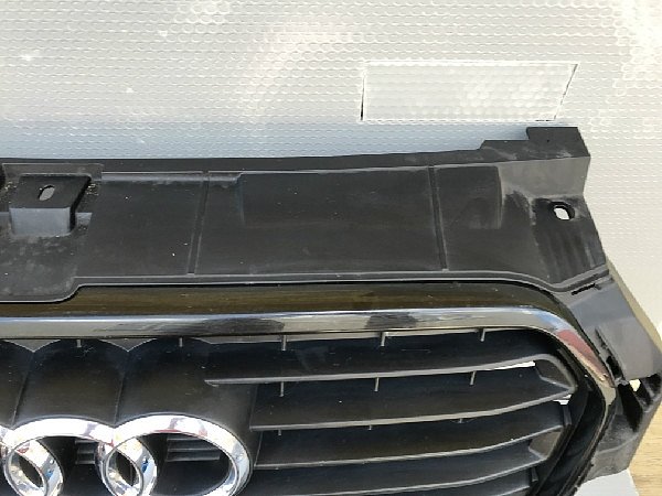 8X0 853 651  Audi A1 8X Maska přední Grill mřížka nárazníku černá mřížka S-Line - 6