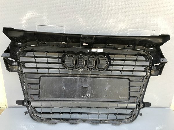 8X0 853 651  Audi A1 8X Maska přední Grill mřížka nárazníku černá mřížka S-Line - 7