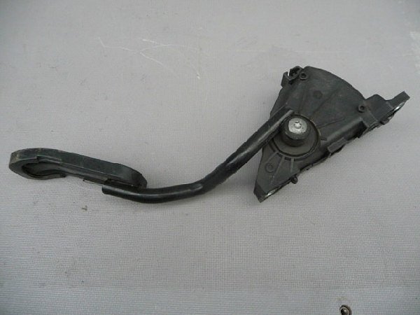 Plynový pedál VW T4  7D1 721 603B  - 2