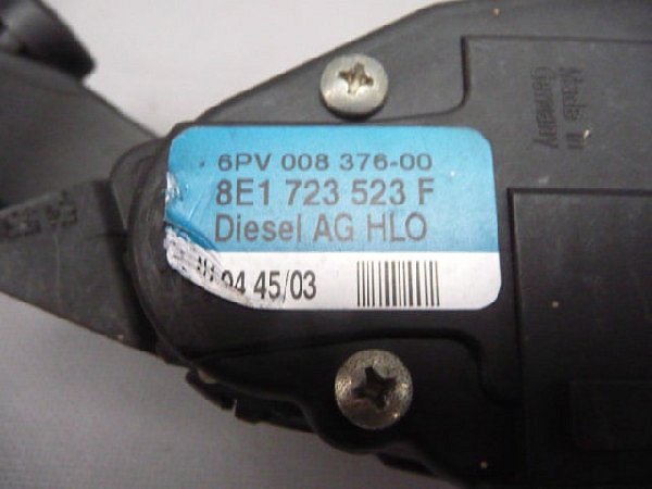 Plynový pedál  8E1 723 523F Audi A6 4B Škoda Superb VW Passat 3BG   - 3