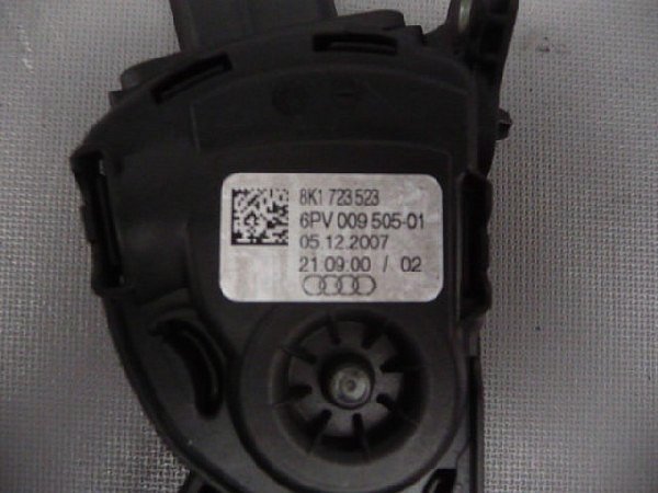 Plynový pedál 8K1 723 523 El. modul-AUDI A4 A5 A6 A7 Q  - 2