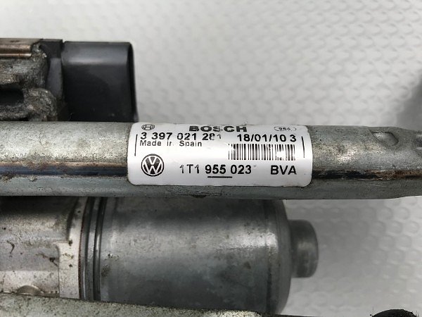 1T1 955 023 VW Touran Caddy  mechaniznus stěračů přepákování stěracě  předního čelního skla okna - 3