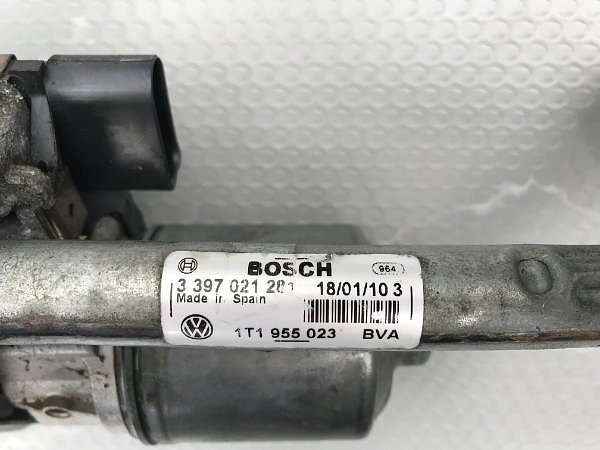 1T1 955 023 VW Touran Caddy  mechaniznus stěračů přepákování stěracě  předního čelního skla okna - 4