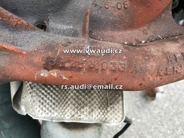 058 253 033A Audi A4 B5 8D0 ADR 1,8 L  Svody výfuku   / parohy litinové svody první část výfuky motoru z hlavy  / - 4