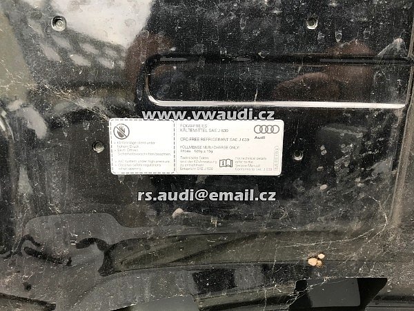 8U0 010 515B Audi Q3  kapota přední kryt motoru - 9