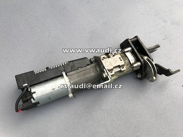 3C9 827 383G Passat 3C B6 B7     Elektrický motorek zdvihu zadního víka pátých dveří servomotor otvírání víka   - 3