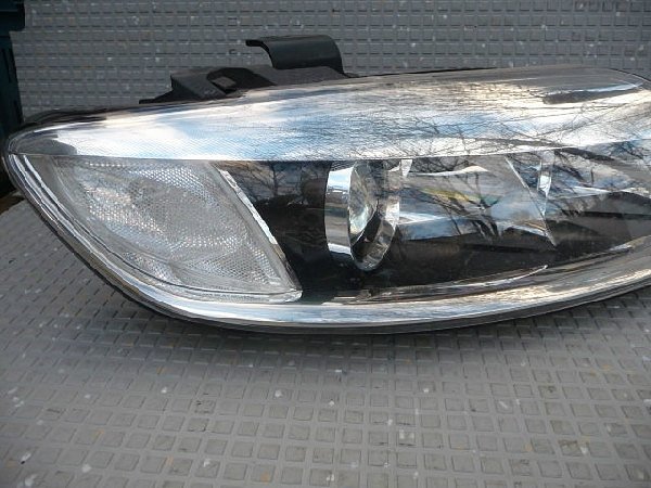 Světlomet xenon Audi Q7 4L0 941 004B - 2