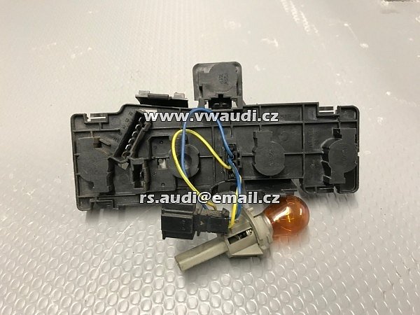 3B9 945 257 B VW PASSAT B5 B5,5 3BG 2001 - 2004 nosič držák žárovek patice do zadního světla lampy elektrika světlometu -  Levá zadní řidič LZ - 2