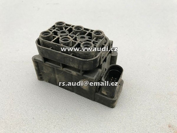 4F0 616 013  Audi A6/S6/Avant C6 4F 2006 - 2010  rozdělovač vzduchového podvozku   - 2