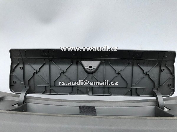 4L0 867 973 AUDI Q7 4L 2007 tapecírunk obložení plast zadních výklopných dveří  páte zadní dveře víko  tapecírung  dekl - 2