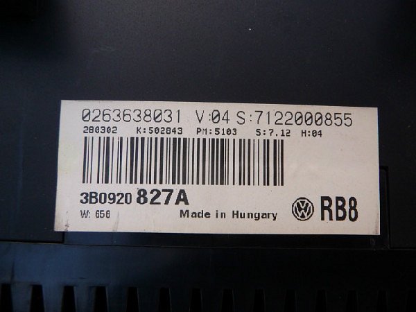 Tachometr VW Passat 3B TDI3B0 920 827A - 2