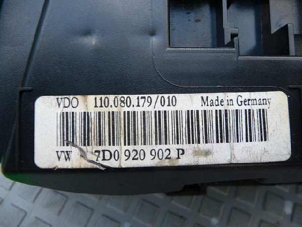 Tachometr  VW T4 2,5 TDI  - 4