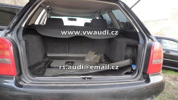  8D9 945 258 Audi A4 B5 1996 -2001 AVANT Kombi  nosič držák žárovek . patice do zadního světla lampy elektrika světlometu -  Pravá zadní svítilna spolujezdec PP - 2