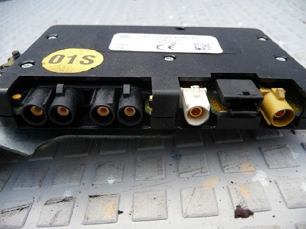  Anténní zesilovač VW Touareg 7L6 959 766B,c - 3