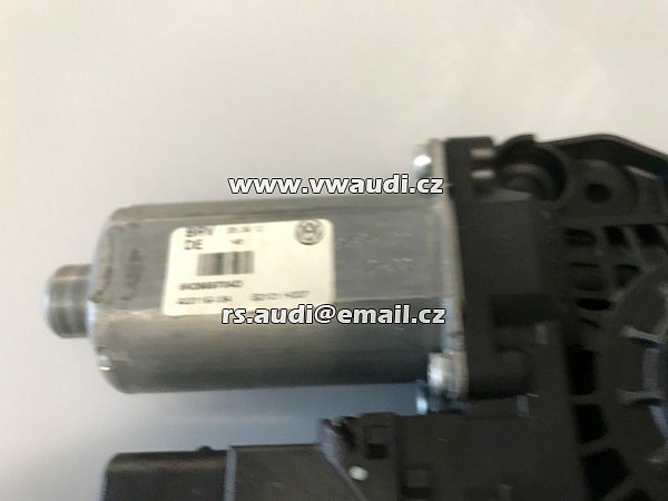 5K0 959 704D, 5K0959704D, 5k0 959 704d Golf 6 MK6 VI elekrická stahovačka okna motorek spouštění skla okna Pravé zadní dveře PZ   Motor spouštění okna  5K0959704D - Bosch -  0 130 821 431 - 2