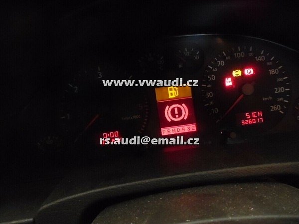  4B0 920 936 PX  Audi A6 Av. 2,5 TDI 2000  2,5 tdi  V6 Tachometr palubní deska přístrojá deska budíky tacho   919-005 2 4B0 920 936 PX sdruzeny pristroj na pal.desce  OEM čísla (originální čísla automobilky) : 4B0 920 936 PX  . 4BO 920 936 PX .  - 4