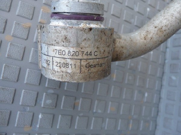 Hadice ,7E0 820 744C  trubka klimatizace VW T5 2,5 TDI - 2