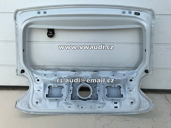 2G6 827 025B Zadní dveře . víko kufru .páté  VW Polo VI 2G (AW, BZ) 1.0 TSI 85 kW 115 PS dveře  - 4