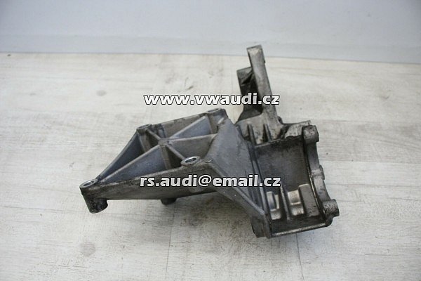  074 145 169 F  TRANSPORTER T4 2.5 TDI   Držák alternátoru  - 5