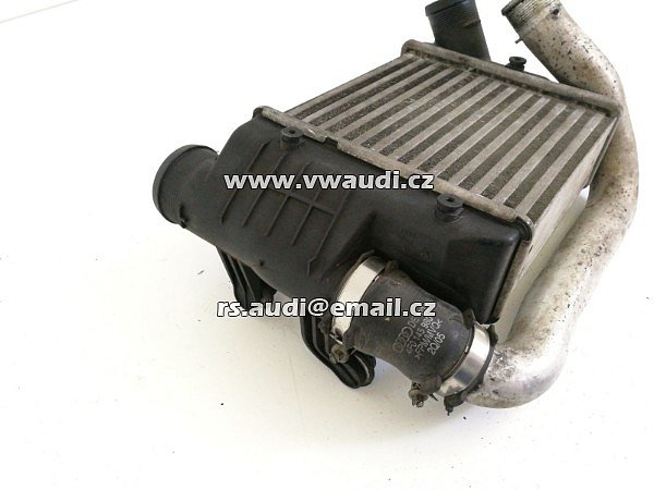   4F0 145 806 E A6 4F 2.7 3.0 TDI intercooler  Pravý   chladič  stlačenáho vzduchu turba  4FO 145 806 E - 2