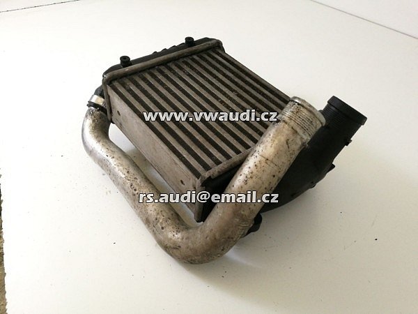   4F0 145 806 E A6 4F 2.7 3.0 TDI intercooler  Pravý   chladič  stlačenáho vzduchu turba  4FO 145 806 E - 3